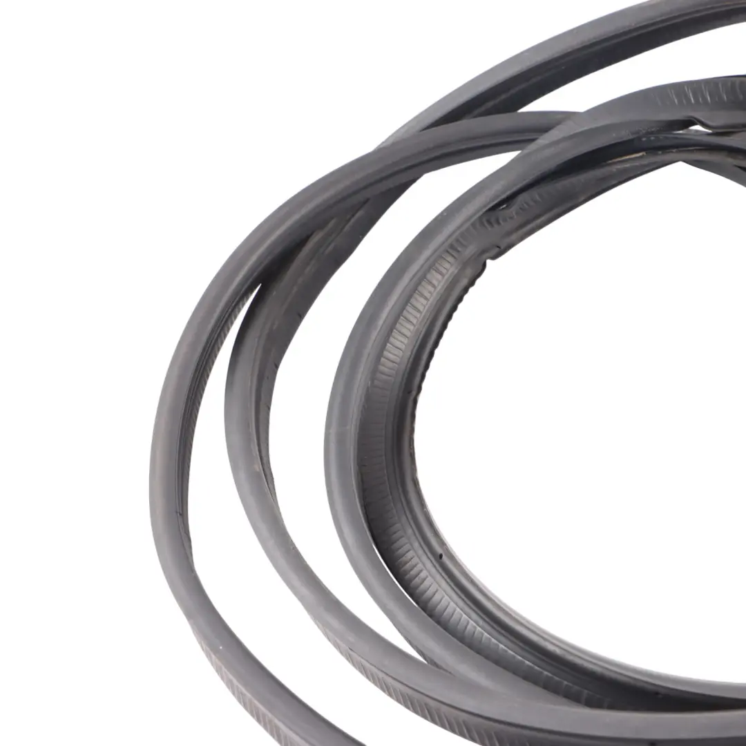 Mercedes Sprinter W907 Porta carico posteriore Guarnizione contorno - SKU A9077250300 - Numero di parte A9077250300