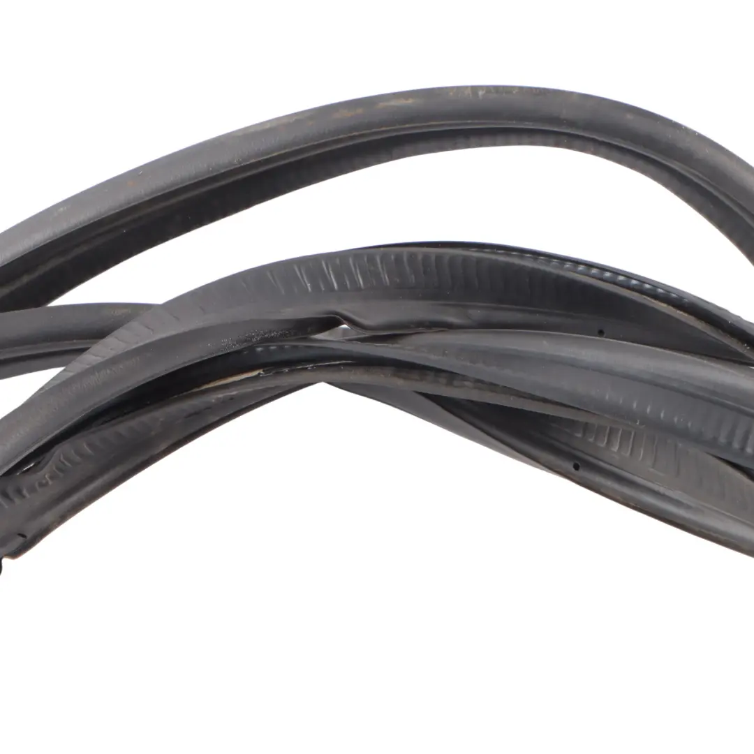 Mercedes Sprinter W907 Porta carico posteriore Guarnizione contorno - SKU A9077250300 - Numero di parte A9077250300