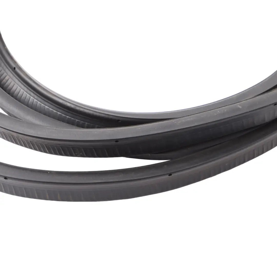 Mercedes Sprinter W907 Porta carico posteriore Guarnizione contorno - SKU A9077250300 - Numero di parte A9077250300