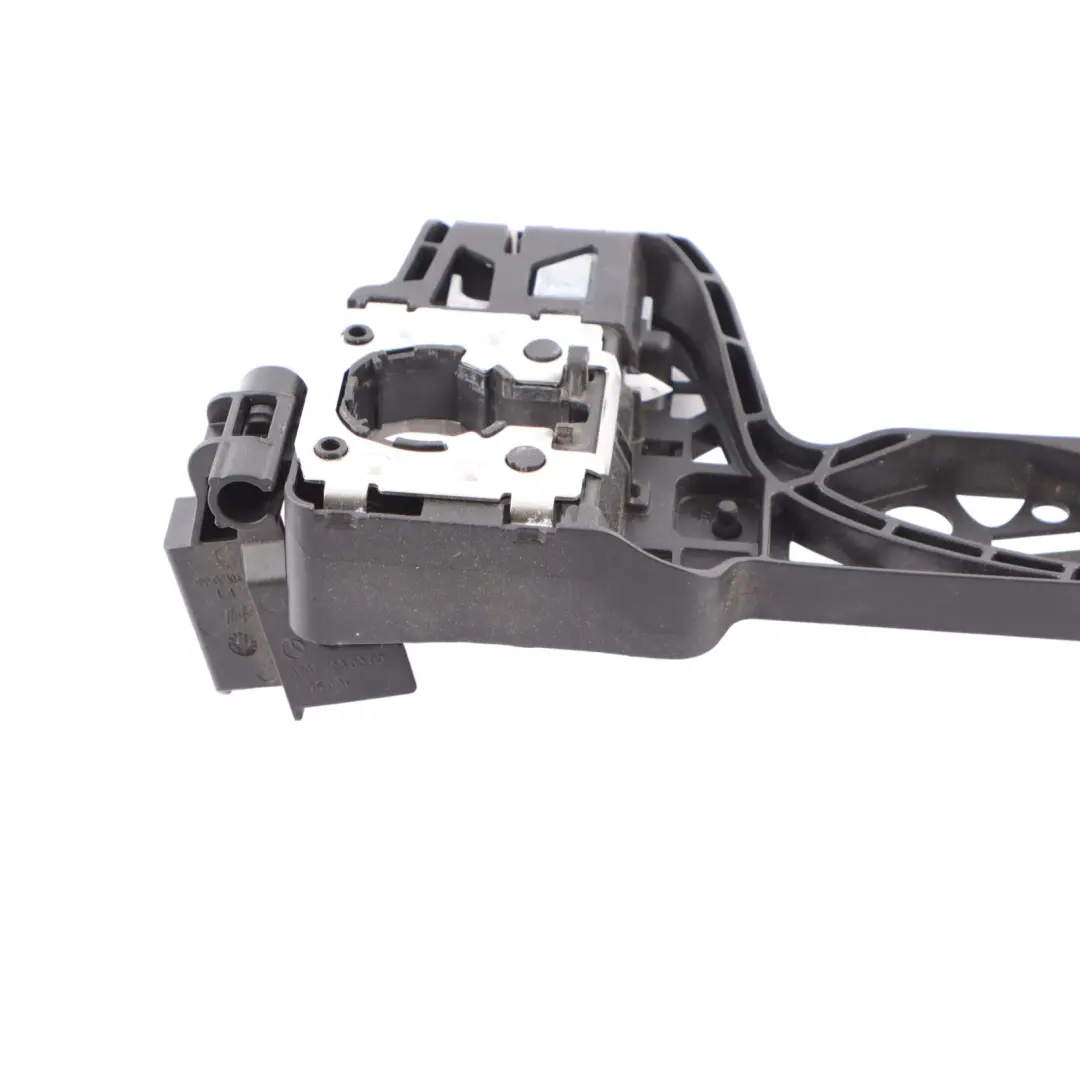 Maniglia Mercedes W907 W910 Supporto cuscinetto anteriore sinistro per con numero di parte A9077600200 Maniglia Mercedes W907 W910 Supporto cuscinetto anteriore sinistro - SKU A9077600200 - Numero di parte A9077600200