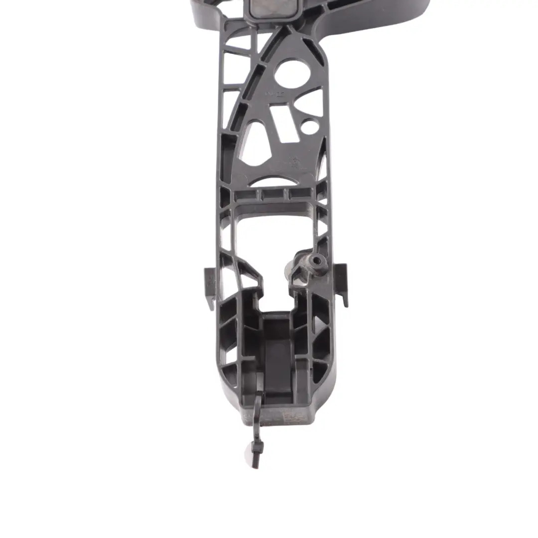 Door Handle Mercedes W907 W910 Bearing Bracket Front Outer Right O/S to with Part number A9077600500 Door Handle Mercedes W907 W910 Bearing Bracket Front Outer Right O/S - SKU rhd-A9077600500 - Part number A9077600500