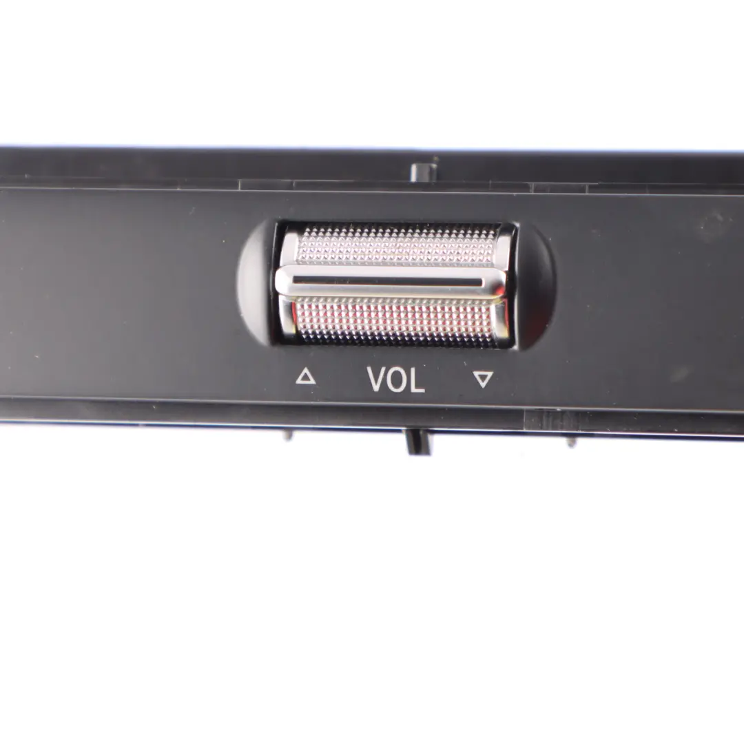 W907 Panel de control de medios para Mercedes con número de pieza A9079000005 Mercedes W907 Panel de control de medios - SKU A9079000005 - Número de pieza A9079000005