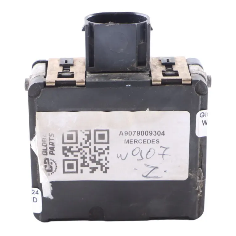 W907 Sensore Distanza Sistema Frenante Attivo per Mercedes Sprinter con numero di parte A9079009304 Mercedes Sprinter W907 Sensore Distanza Sistema Frenante Attivo - SKU A9079009304 - Numero di parte A9079009304