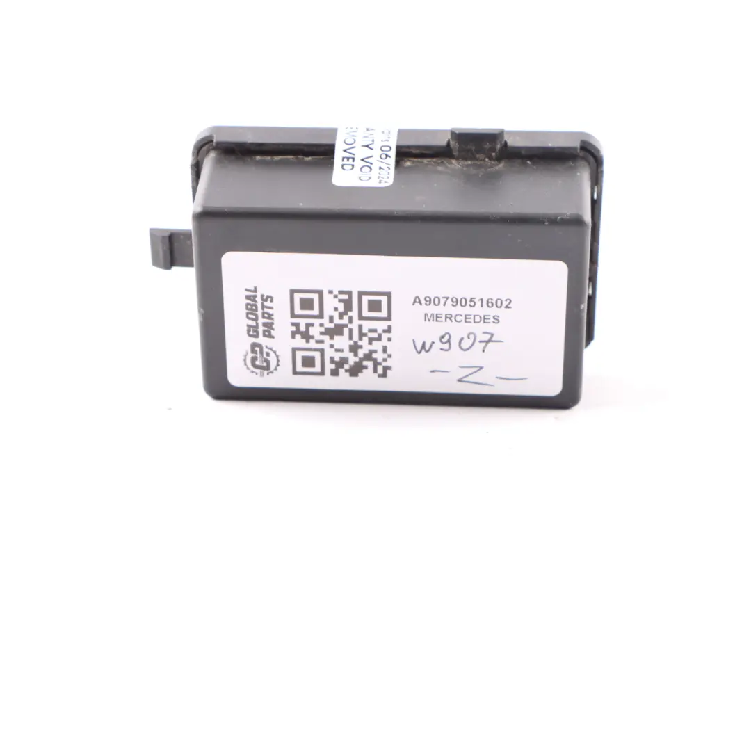 W907 Aerial Antenna Amplifier Control Unit Module to Mercedes with Part number A9079051602 Mercedes W907 Aerial Antenna Amplifier Control Unit Module - SKU A9079051602 - Part number A9079051602
