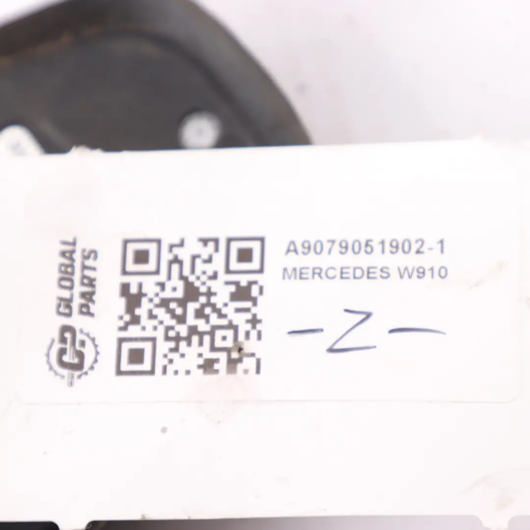 W907 W910 Antennen-Verstärker Antennenmodul für Mercedes mit Teilenummer A9079051902 Mercedes W907 W910 Antennen-Verstärker Antennenmodul - SKU A9079051902 - Teilenummer A9079051902