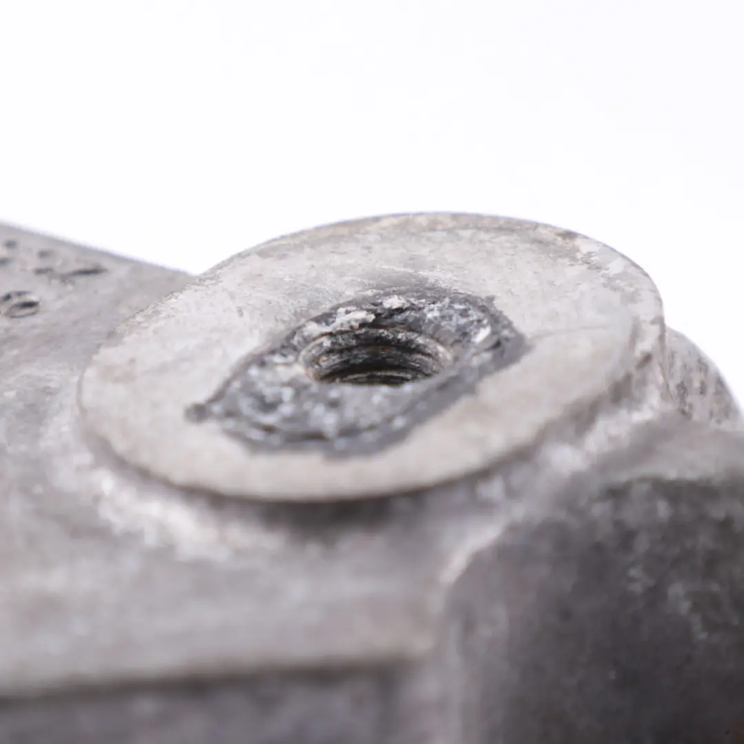 Getriebehalterung Halterung für Mercedes Sprinter W910 mit Teilenummer A9103640100 Mercedes Sprinter W910 Getriebehalterung Halterung - SKU A9103640100 - Teilenummer A9103640100