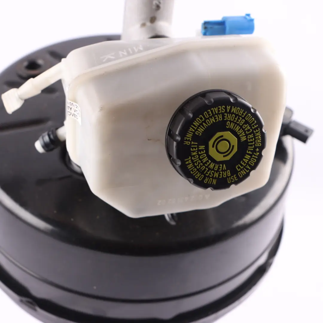 W907 Bremskraft Verstärker Hauptzylindereinheit für Mercedes mit Teilenummer A9104300100 Mercedes W907 Bremskraft Verstärker Hauptzylindereinheit - SKU A9104300100 - Teilenummer A9104300100