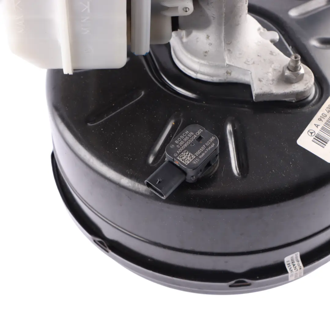 W907 Servofreno Cilindro Principal para Mercedes con número de pieza A9104300100 Mercedes W907 Servofreno Cilindro Principal - SKU A9104300100 - Número de pieza A9104300100