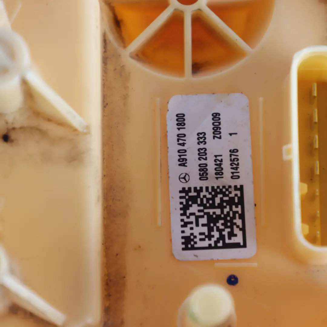 Kraftstofftankpumpe Gebereinheit für Mercedes W910 mit Teilenummer A9104701800 Mercedes W910 Kraftstofftankpumpe Gebereinheit - SKU A9104701800 - Teilenummer A9104701800