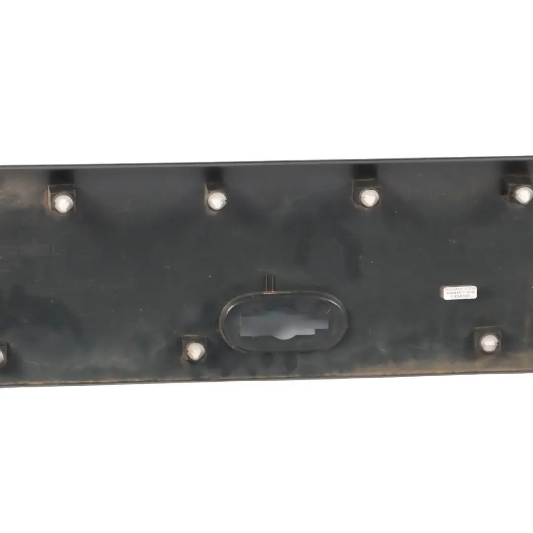 Moulure Cache Panneau Gauche pour Mercedes W910 à propos du numéro de pièce A9106905700 Mercedes W910 Moulure Cache Panneau Gauche - SKU A9106905700 - Numéro de pièce A9106905700