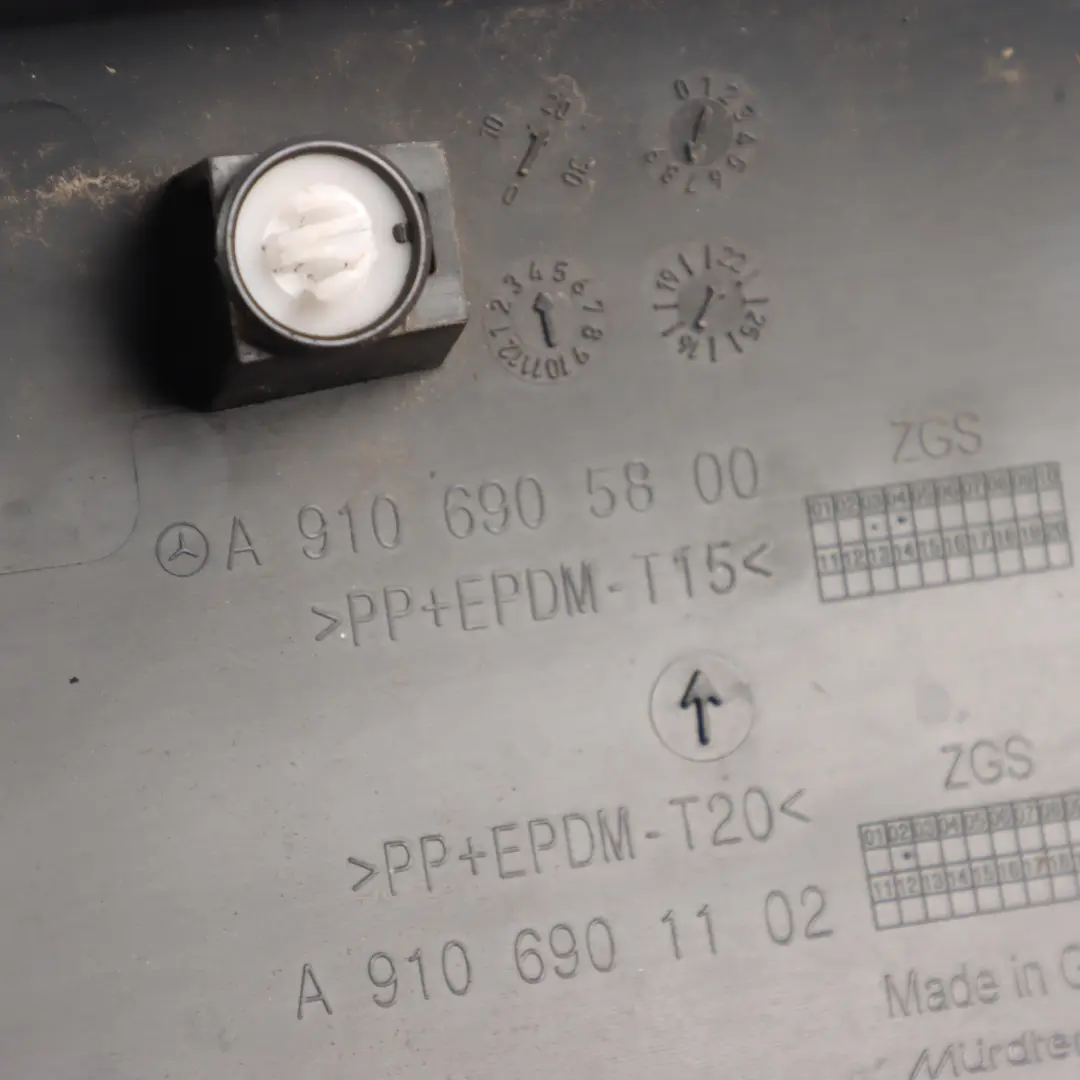 W907 W910 Modanatura porta posteriore sinistra rivestimento per Mercedes con numero di parte A9106905800 Mercedes W907 W910 Modanatura porta posteriore sinistra rivestimento - SKU A9106905800 - Numero di parte A9106905800