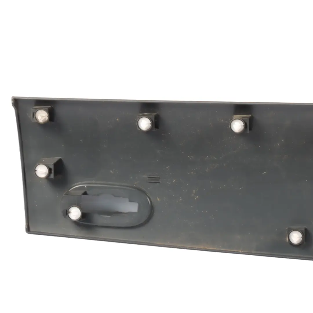 W907 W910 Modanatura porta posteriore sinistra rivestimento per Mercedes con numero di parte A9106905800 Mercedes W907 W910 Modanatura porta posteriore sinistra rivestimento - SKU A9106905800 - Numero di parte A9106905800