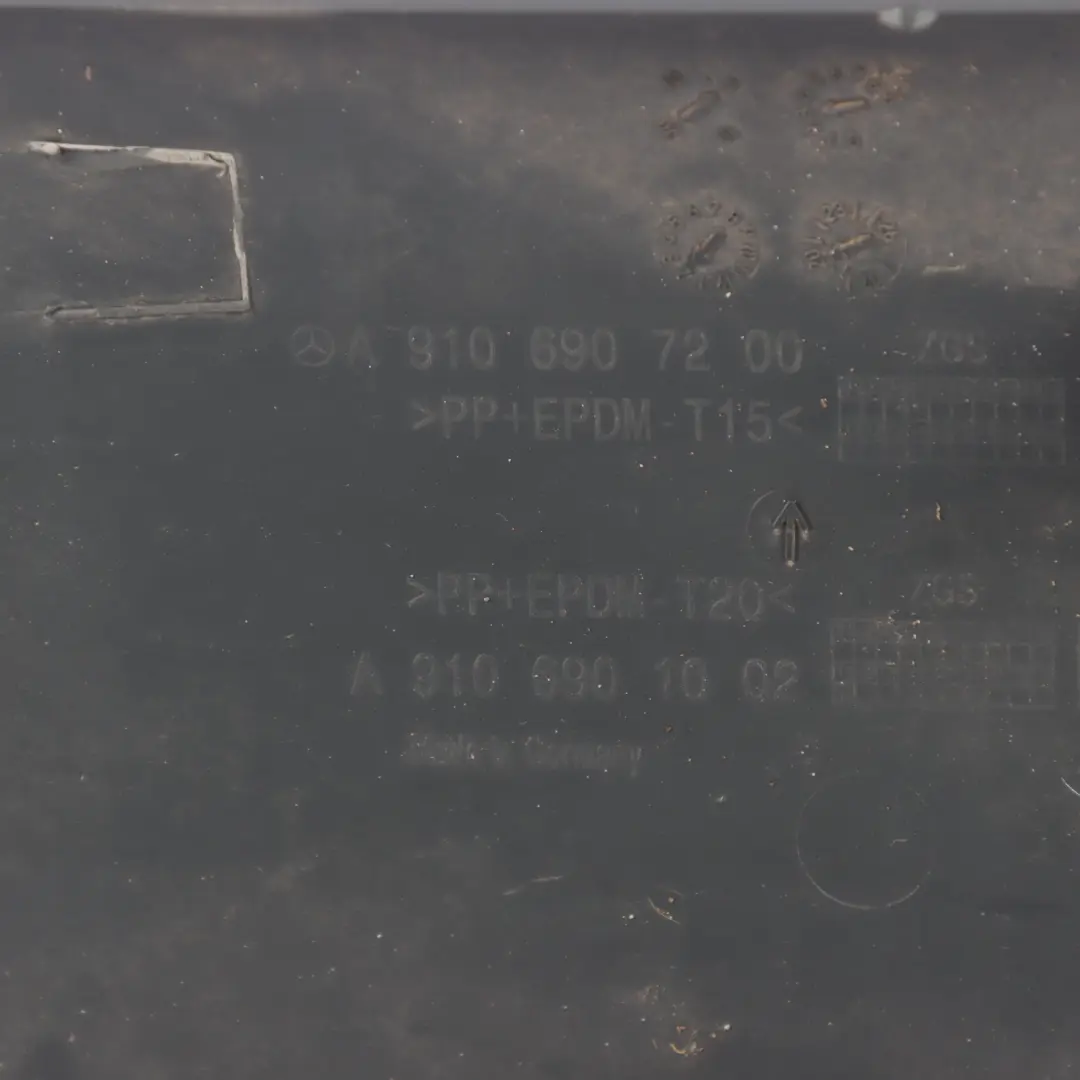 W907 Hinten rechts Radlaufleiste vorne für Mercedes mit Teilenummer A9106907200 Mercedes W907 Hinten rechts Radlaufleiste vorne - SKU A9106907200 - Teilenummer A9106907200