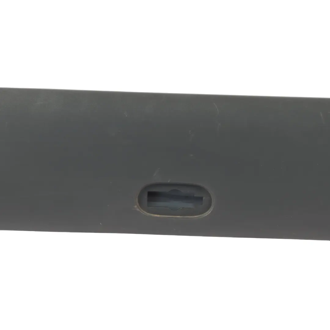 Tira delantera del paso de rueda trasero derecho Mercedes W907 para con número de pieza A9106907200 Tira delantera del paso de rueda trasero derecho Mercedes W907 - SKU A9106907200 - Número de pieza A9106907200