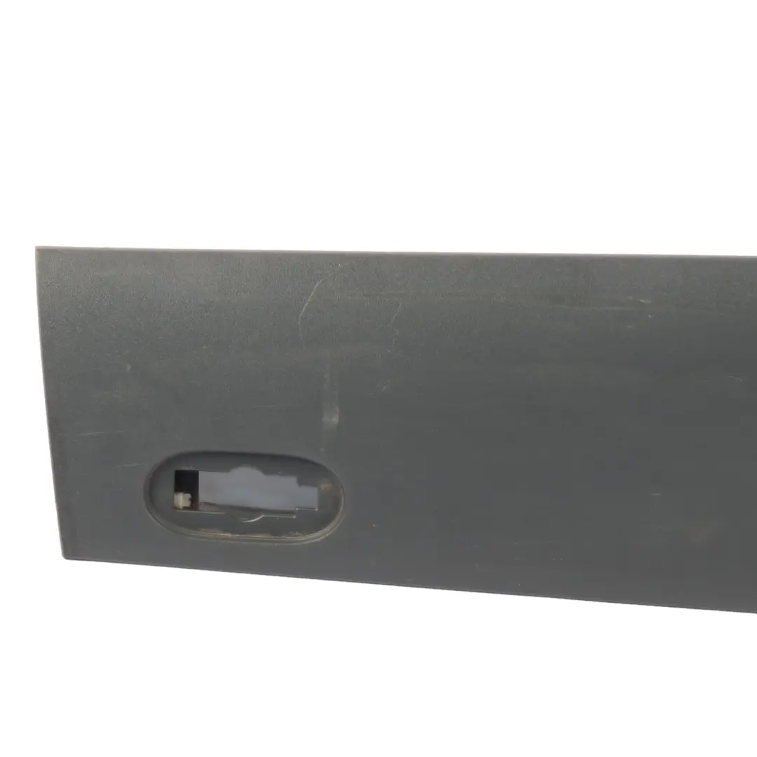 W907 Hinten Rechts Schutzstreifen Abdeckung Panel Trim für Mercedes mit Teilenummer A9106907300 Mercedes W907 Hinten Rechts Schutzstreifen Abdeckung Panel Trim - SKU A9106907300 - Teilenummer A9106907300