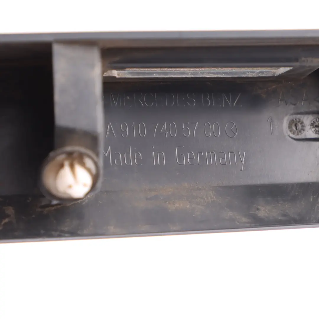 Nummern schild leuchte Mercedes W907 W910 Heckklappen Abdeckung für mit Teilenummer A9107405700 Nummern schild leuchte Mercedes W907 W910 Heckklappen Abdeckung - SKU A9107405700 - Teilenummer A9107405700