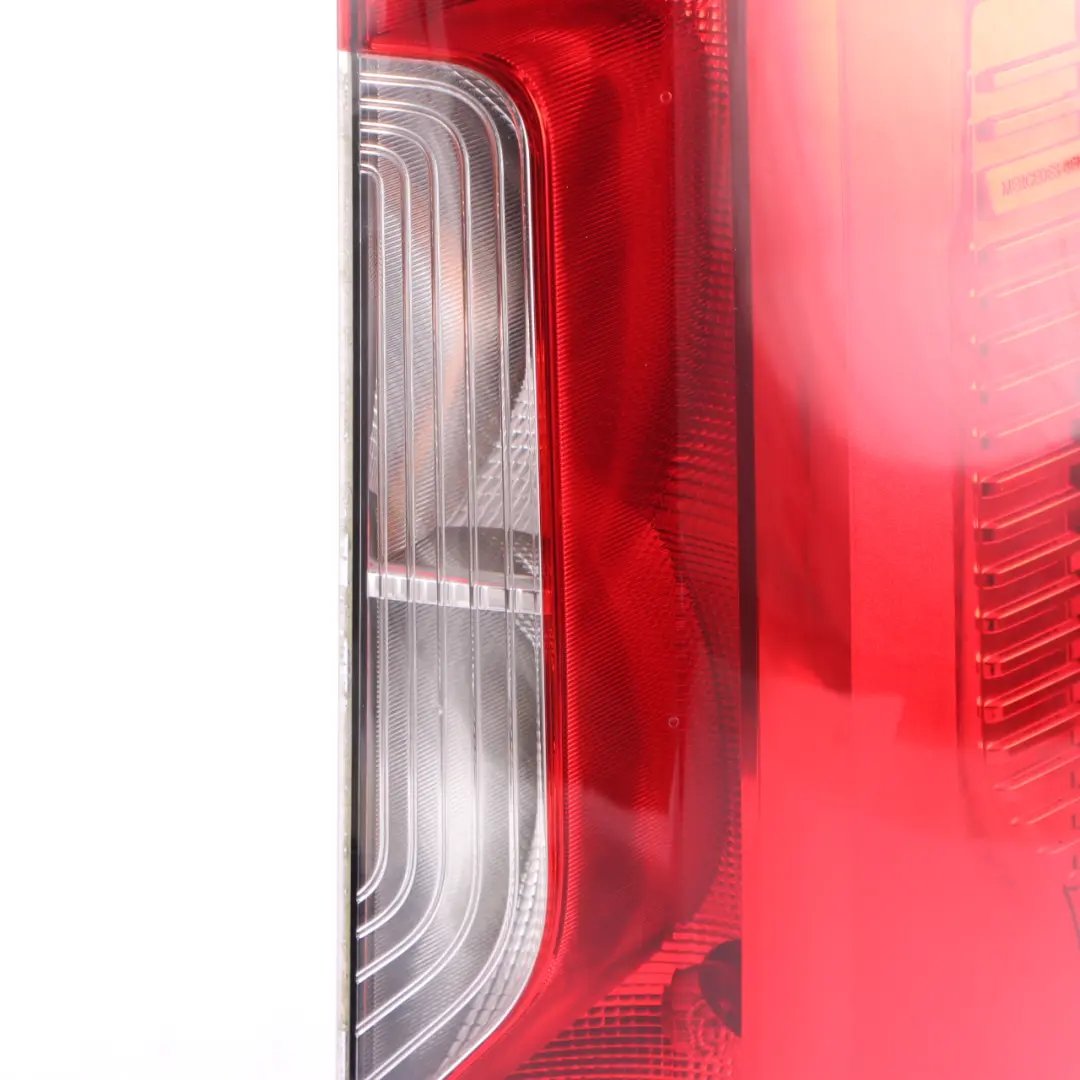 Mercedes Sprinter W907 Prawa Tylna Lampa - SKU A9108200100 - Numer Części A9108200100