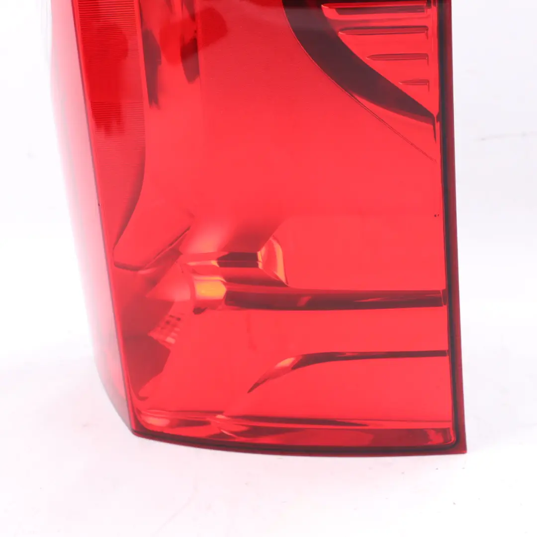 W907 Luce posteriore destra Fanale posteriore per Mercedes Sprinter con numero di parte A9108200100 Mercedes Sprinter W907 Luce posteriore destra Fanale posteriore - SKU A9108200100 - Numero di parte A9108200100