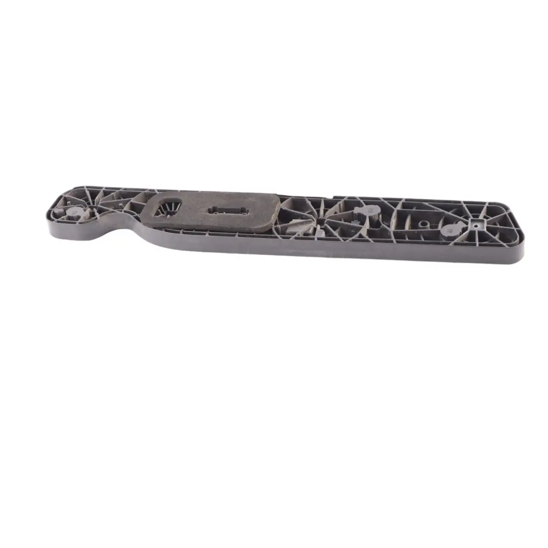  Support d'Ampoule Mercedes W907 W910 Douille Lampe Arrière Gauche - SKU A9108206800 - Numéro de pièce A9108206800