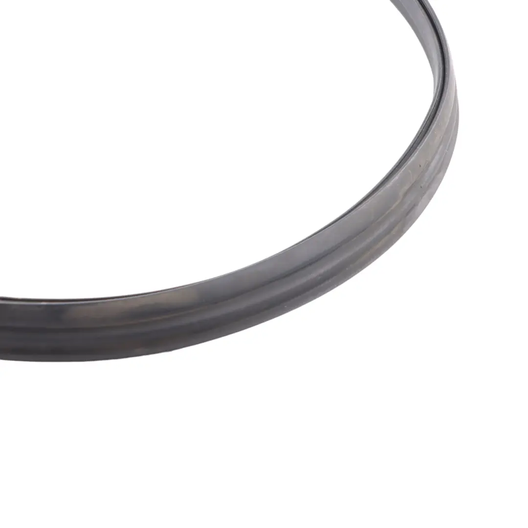 Haube Gummi Dichtung für Mercedes Sprinter W910 Motor mit Teilenummer A9108871100 Mercedes Sprinter W910 Motor Haube Gummi Dichtung - SKU A9108871100 - Teilenummer A9108871100