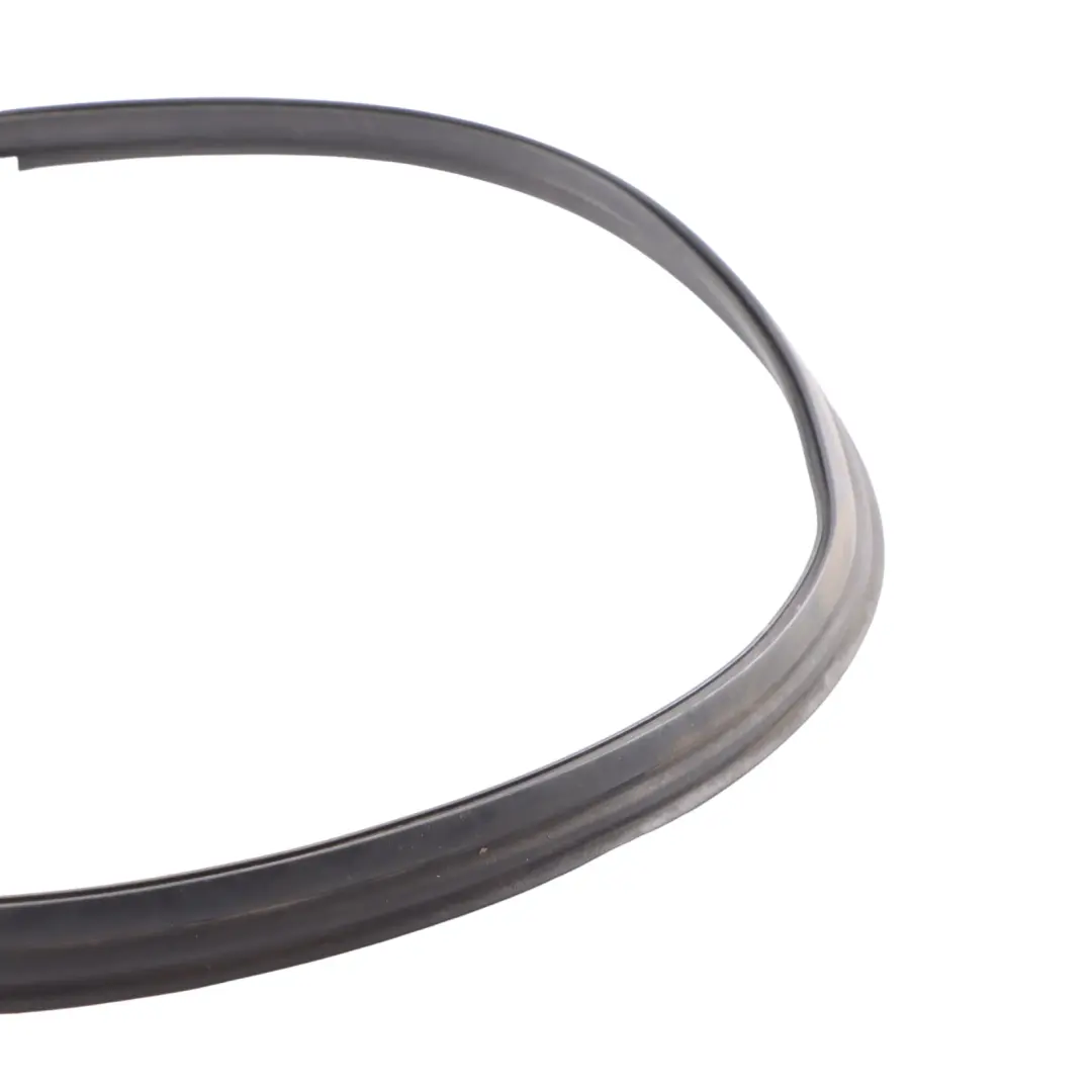 Capot Capot caoutchouc Joint d'étanchéité pour Mercedes Sprinter W910 à propos du numéro de pièce A9108871100 Mercedes Sprinter W910 Capot Capot caoutchouc Joint d'étanchéité - SKU A9108871100 - Numéro de pièce A9108871100