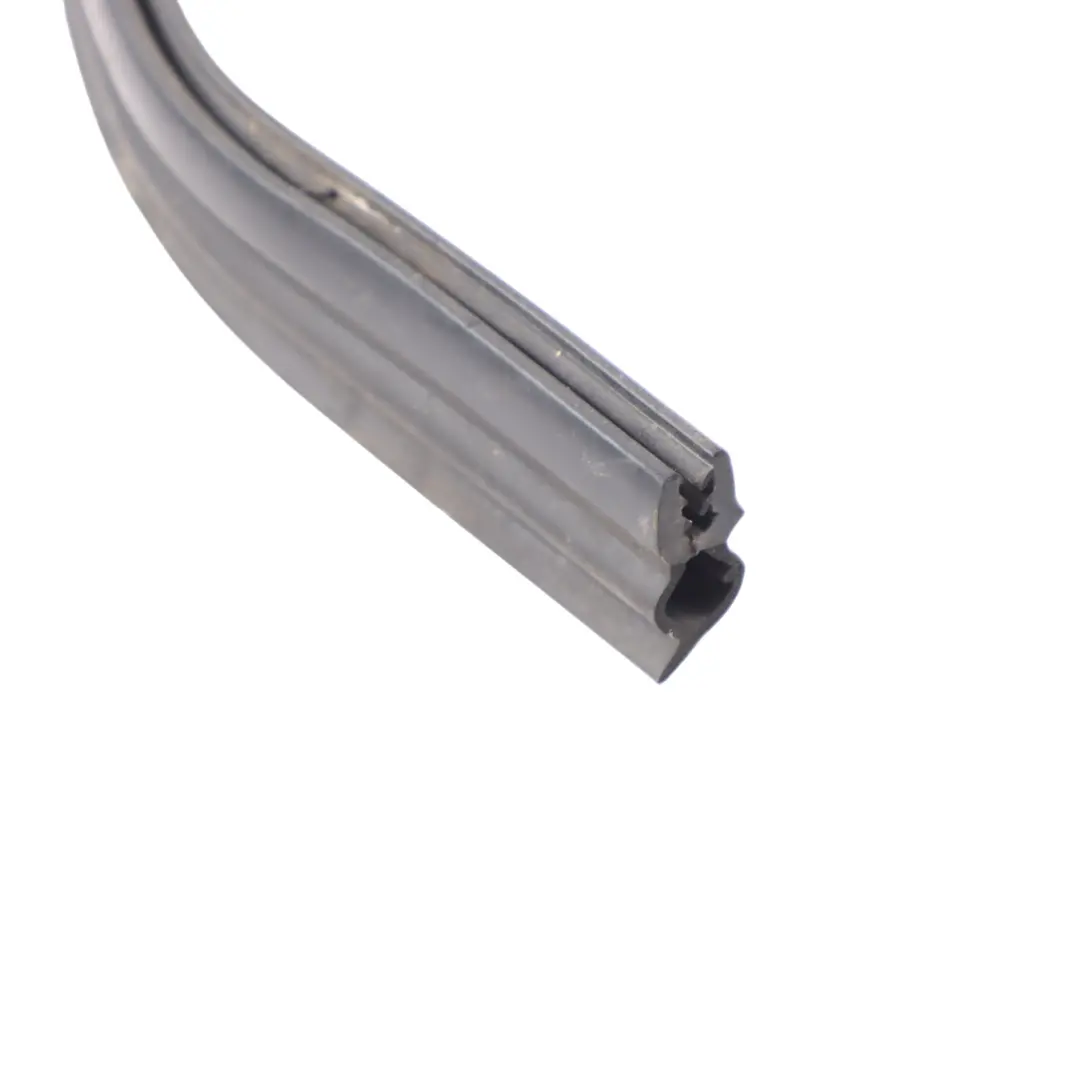 Mercedes Sprinter W910 Motor Haube Gummi Dichtung - SKU A9108871100 - Teilenummer A9108871100