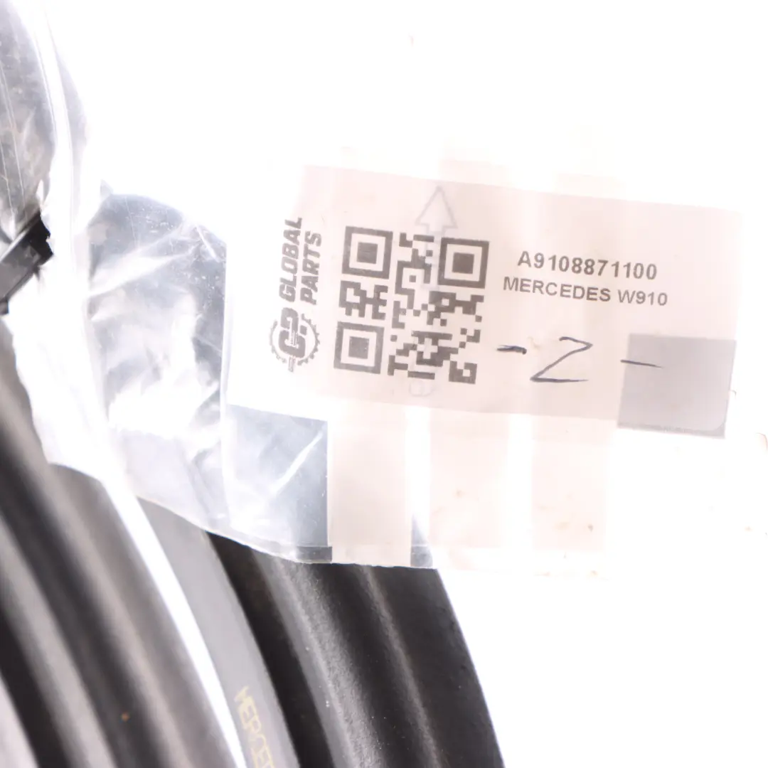 Cofano Bonnet guarnizione guarnizione tenuta per Mercedes Sprinter W910 con numero di parte A9108871100 Mercedes Sprinter W910 Cofano Bonnet guarnizione guarnizione tenuta - SKU A9108871100 - Numero di parte A9108871100