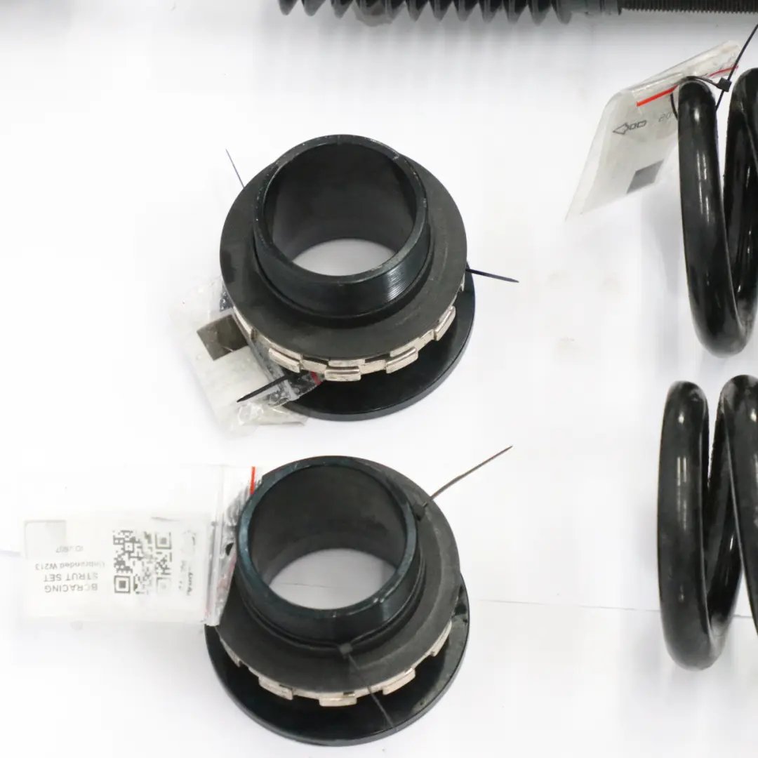 puntone a molla BC Racing anteriore posteriore sinistro destro per Mercedes W213 con numero di parte BCRACING STRUT SET Mercedes W213 puntone a molla BC Racing anteriore posteriore sinistro destro - SKU BCRACING STRUT SET - Numero di parte BCRACING STRUT SET