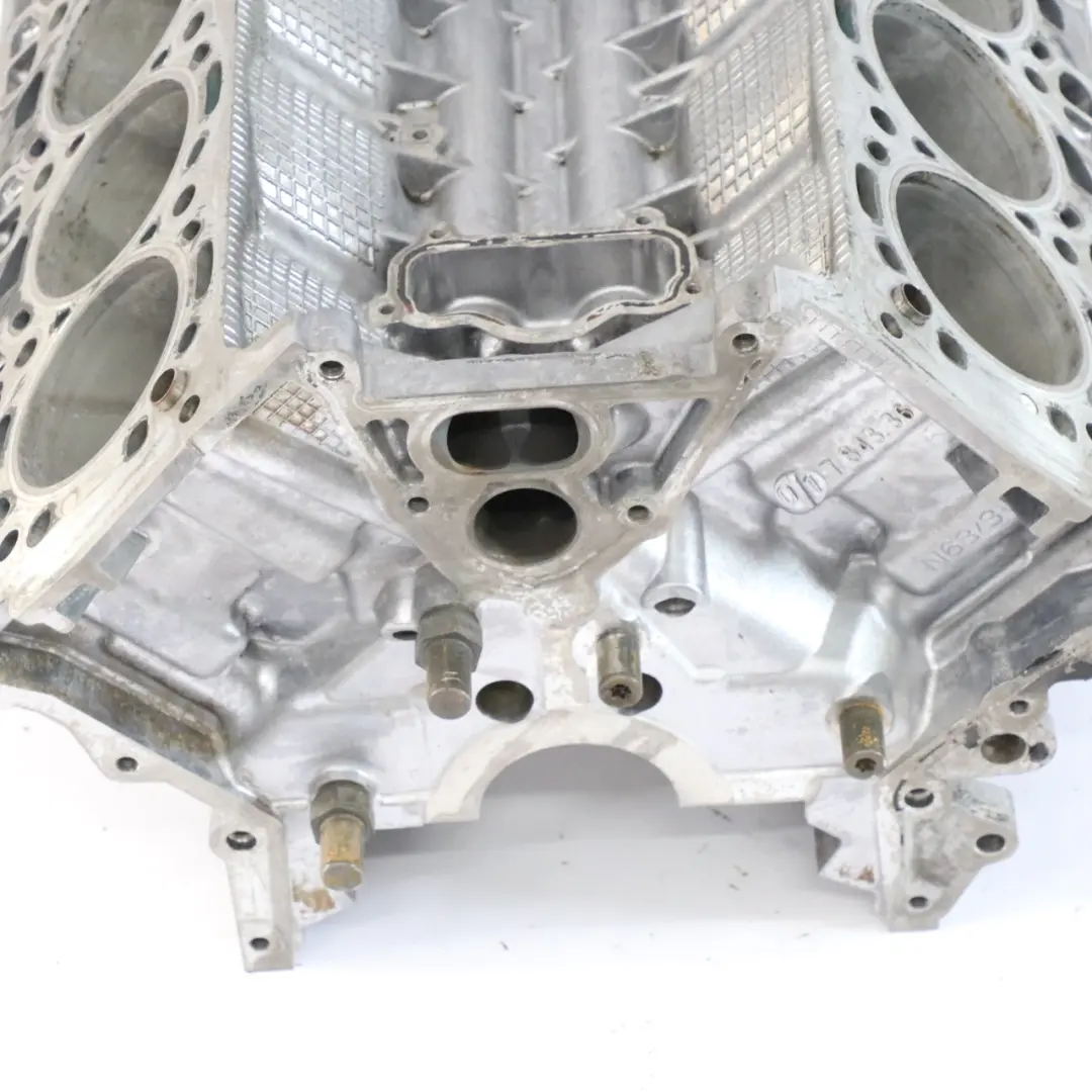 Motor 8 Cylinder Block V8 For Coffee Table Project - NO USABLE COMO PARTES BMW - SKU Engine Block For Coffee Table-6 - Número de pieza Engine Block For Coffee Table