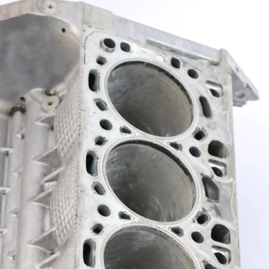BMW Motor 8 Cylinder Block V8 For Coffee Table Project - NO USABLE COMO PARTES - SKU Engine Block For Coffee Table-6 - Número de pieza Engine Block For Coffee Table