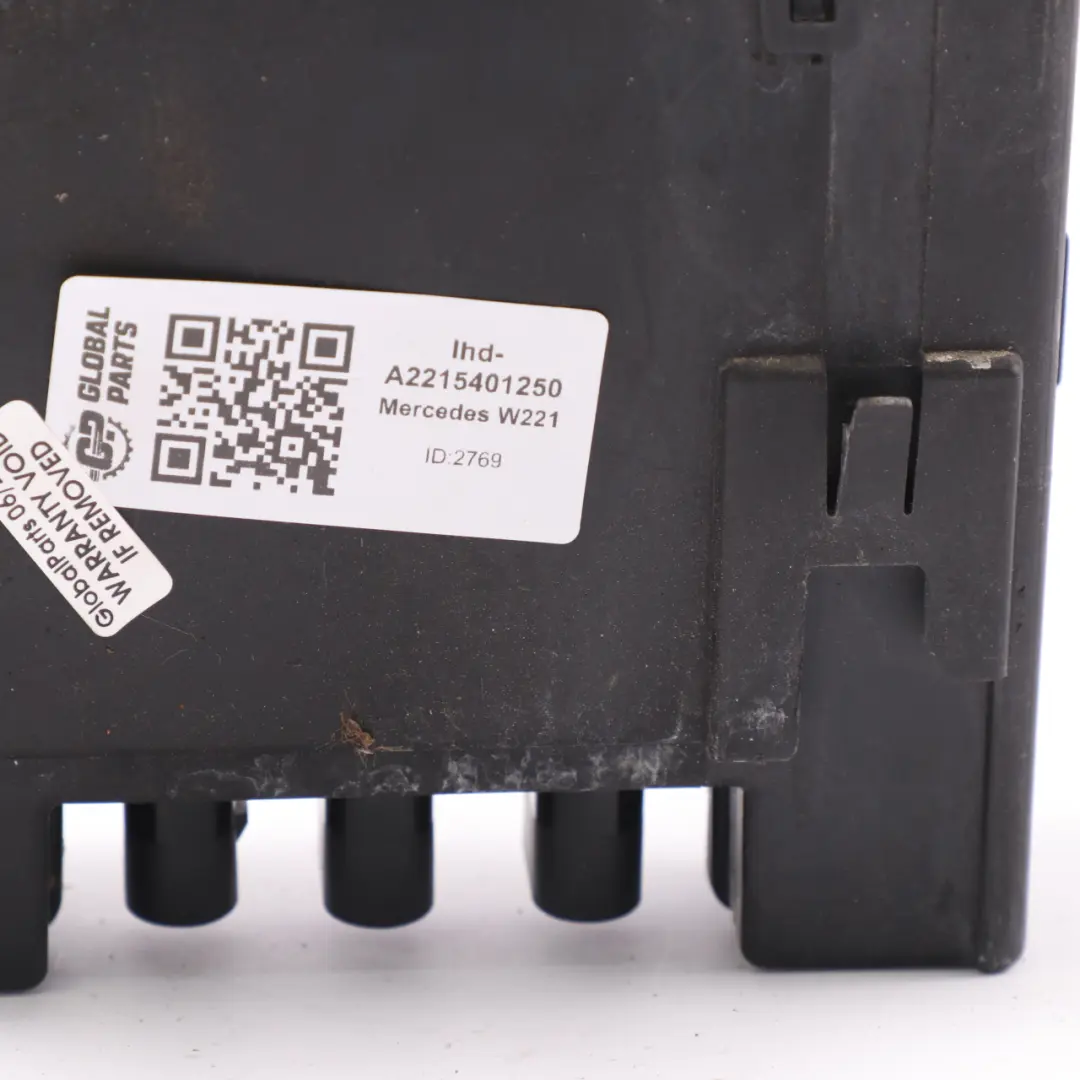 MercedesW221 Caja de distribución de fusibles delantera para con número de pieza A2215401250 MercedesW221 Caja de distribución de fusibles delantera - SKU lhd-A2215401250 - Número de pieza A2215401250