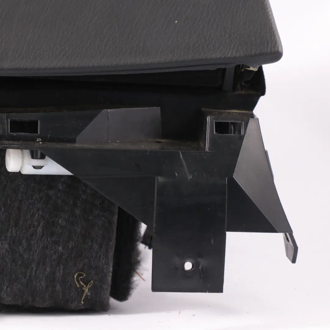 Guantera Salpicadero Bandeja almacenamiento Negro para Mercedes W221 con número de pieza A2216800191 Mercedes W221 Guantera Salpicadero Bandeja almacenamiento Negro - SKU lhd-A2216800191 - Número de pieza A2216800191