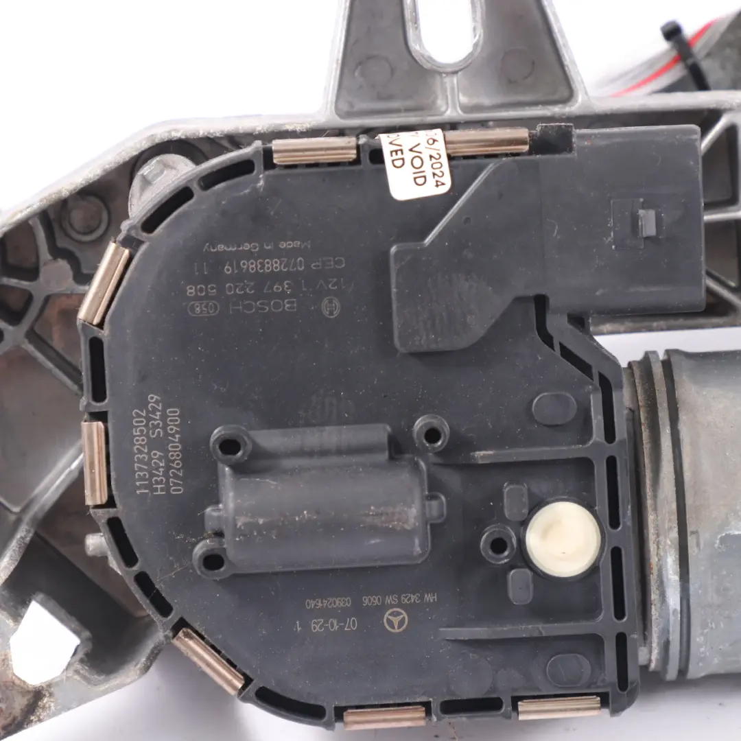 Mercedes W221 moteur d'essuie-glace pare-brise Liaison droite - SKU lhd-A2218204442 - Numéro de pièce A2218204442