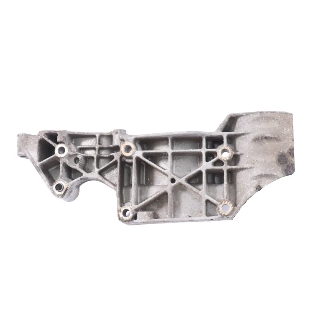 Soporte del alternador 045903143F para Volkswagen Caddy 1.9 TDI BLS con número de pieza 045903141F Volkswagen Caddy 1.9 TDI BLS Soporte del alternador 045903143F - SKU 045903141F - Número de pieza 045903141F