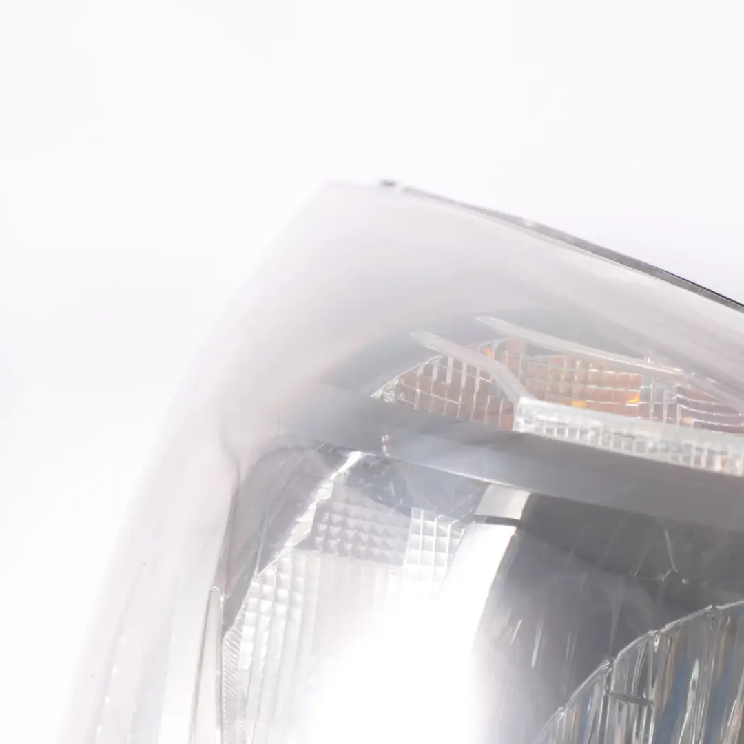 Headlamp Headlight Lamp Light Front Right O/S to Renault TRAFIC 3 III with Part number 260107274R Renault TRAFIC 3 III Headlamp Headlight Lamp Light Front Right O/S - SKU rhd-260107274R - Part number 260107274R