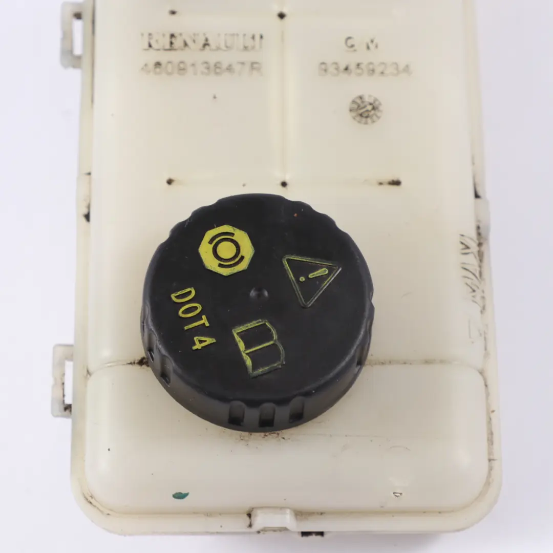 Brake Fluid Reservoir Tank to Renault Trafic 3 with Part number 460913647R Renault Trafic 3 Brake Fluid Reservoir Tank - SKU rhd-460913647R - Part number 460913647R