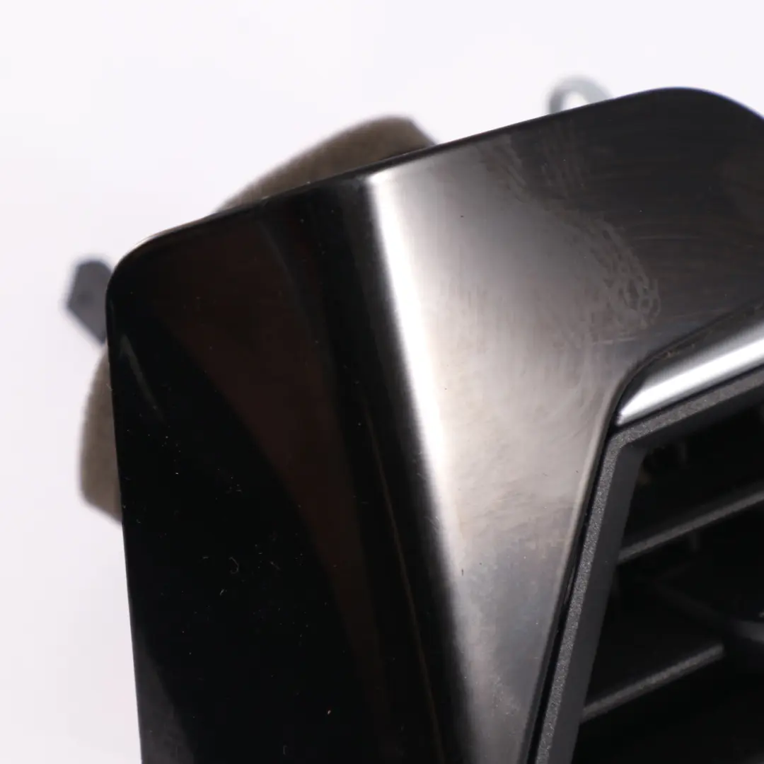 Vent BMW G20 G21 Dashboard Nozzle Grill Trim Front Right O/S to Air with Part number 6848619 Air Vent BMW G20 G21 Dashboard Nozzle Grill Trim Front Right O/S - SKU rhd-6848619 - Part number 6848619