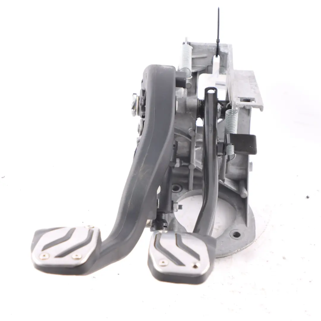 Complete Pedal Assembly Clutch Brake to BMW 1 2 3 4 Series F20 F21 F22 F30 F31 F32 with Part number 6860644 BMW 1 2 3 4 Series F20 F21 F22 F30 F31 F32 Complete Pedal Assembly Clutch Brake - SKU rhd-6860644-1 - Part number 6860644