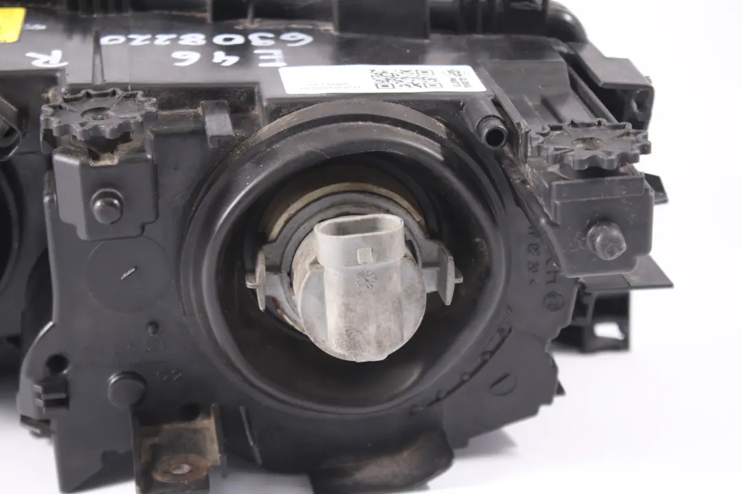 Headlight Headlamp Light Lamp Front Right O/S to BMW E46 with Part number 6908220 BMW E46 Headlight Headlamp Light Lamp Front Right O/S - SKU rhd-6908220 - Part number 6908220