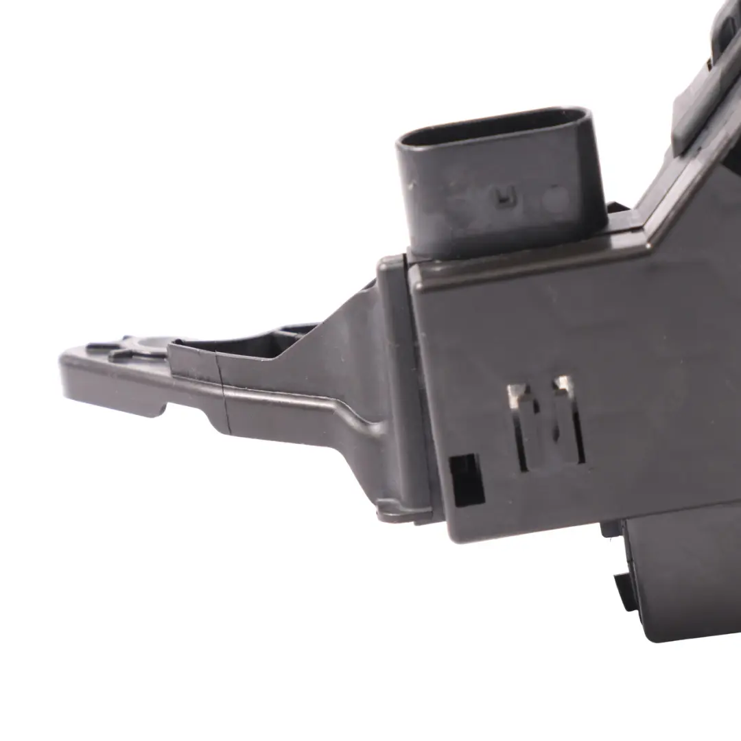 Dashboard Fuse Box Control Module Power Distribution to Mercedes X253 with Part number A2135403939 Mercedes X253 Dashboard Fuse Box Control Module Power Distribution - SKU rhd-A2135403939 - Part number A2135403939