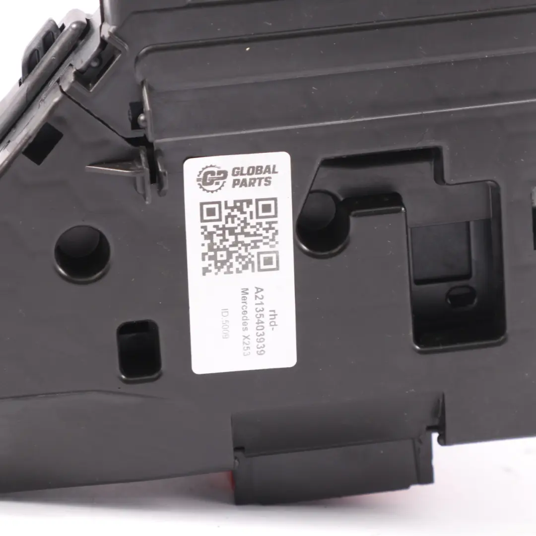 Dashboard Fuse Box Control Module Power Distribution to Mercedes X253 with Part number A2135403939 Mercedes X253 Dashboard Fuse Box Control Module Power Distribution - SKU rhd-A2135403939 - Part number A2135403939