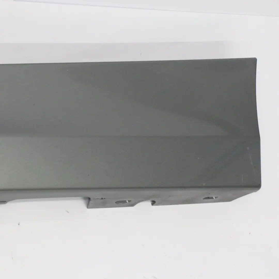 Faldón Lateral Izquierdo Spacegrau Gris - A52 para BMW E81 E82 E88 M Sport con número de pieza 0034731 BMW E81 E82 E88 M Sport Faldón Lateral Izquierdo Spacegrau Gris - A52 - SKU 0034731-SCG - Número de pieza 0034731