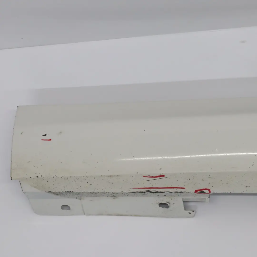 Bande latérale M Sport Seuil gauche Alpinweiss White - 300 pour BMW E92 E93 à propos du numéro de pièce 0036123 BMW E92 E93 Bande latérale M Sport Seuil gauche Alpinweiss White - 300 - SKU 0036123-AW2 - Numéro de pièce 0036123