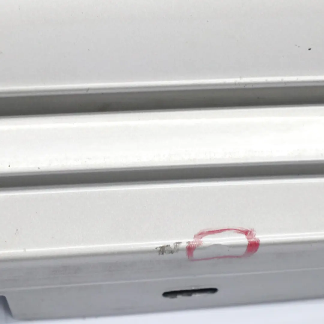 Faldón lateral Sill Strip Izquierda E88 Kaschmirsilber Plata - A72 para BMW E81 E82 con número de pieza 0036143 BMW E81 E82 Faldón lateral Sill Strip Izquierda E88 Kaschmirsilber Plata - A72 - SKU 0036143-KAS2 - Número de pieza 0036143