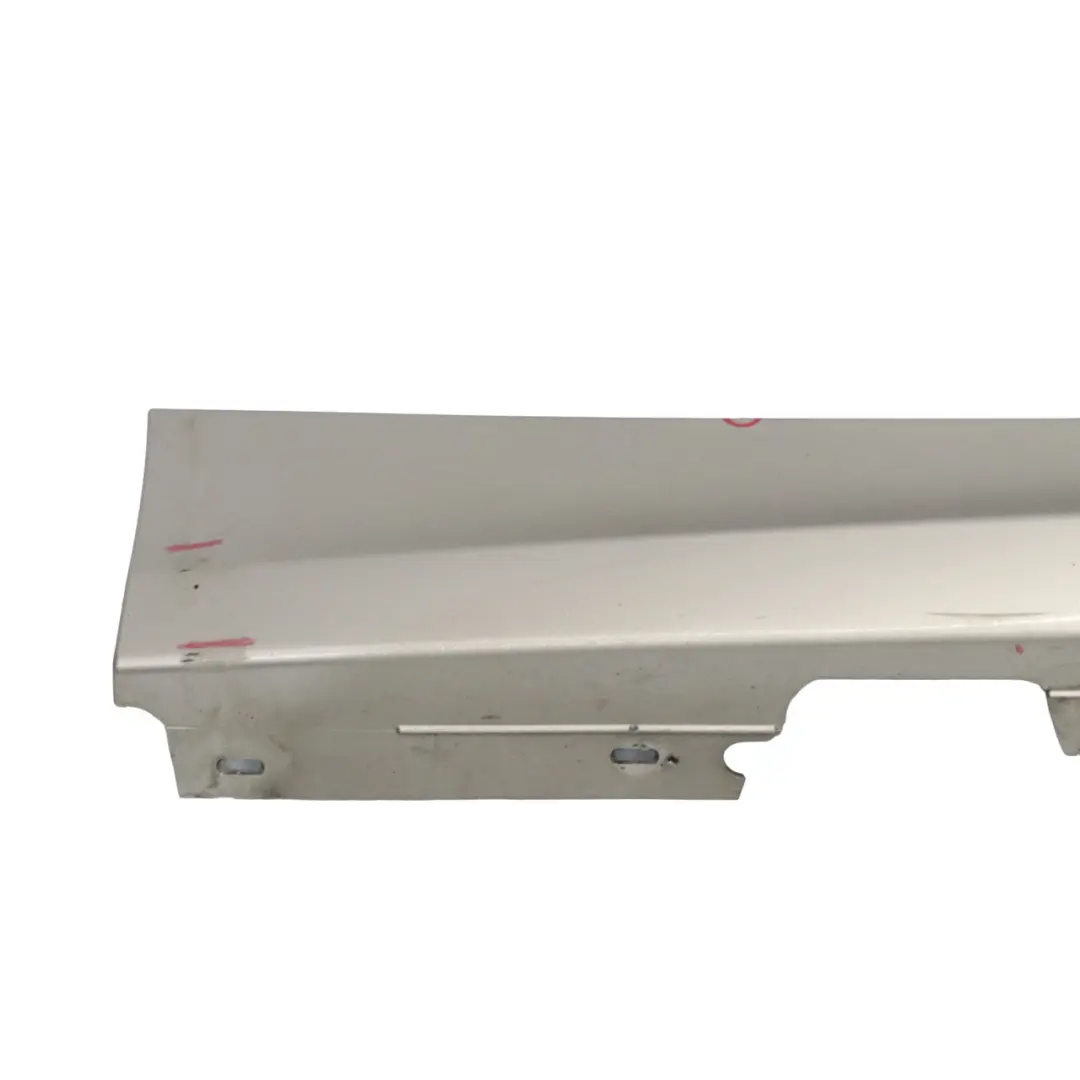 Faldón lateral Sill Strip Izquierda E88 Kaschmirsilber Plata - A72 para BMW E81 E82 con número de pieza 0036143 BMW E81 E82 Faldón lateral Sill Strip Izquierda E88 Kaschmirsilber Plata - A72 - SKU 0036143-KAS2 - Número de pieza 0036143