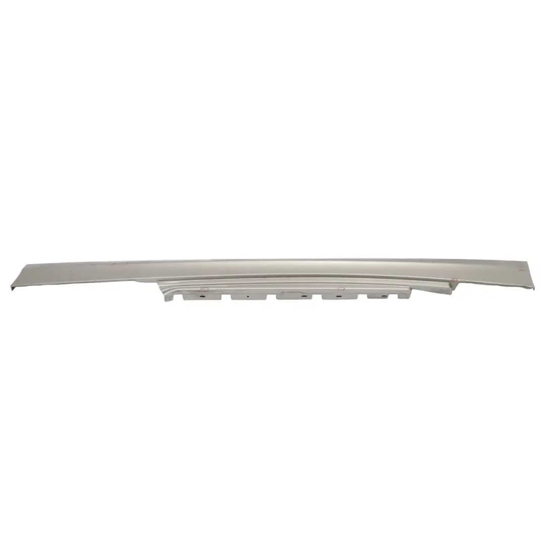 Faldón lateral Sill Strip Izquierda E88 Kaschmirsilber Plata - A72 BMW E81 E82 - SKU 0036143-KAS2 - Número de pieza 0036143