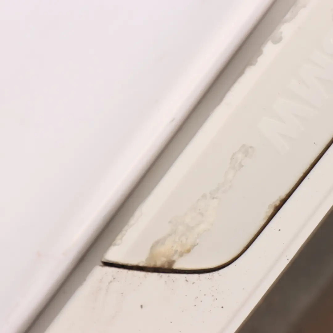 Sill Strip Side Skirt Right O/S Alpinweiss Alpine White - 300 to BMW E87 LCI with Part number 0036144 BMW E87 LCI Sill Strip Side Skirt Right O/S Alpinweiss Alpine White - 300 - SKU 0036144-AW - Part number 0036144