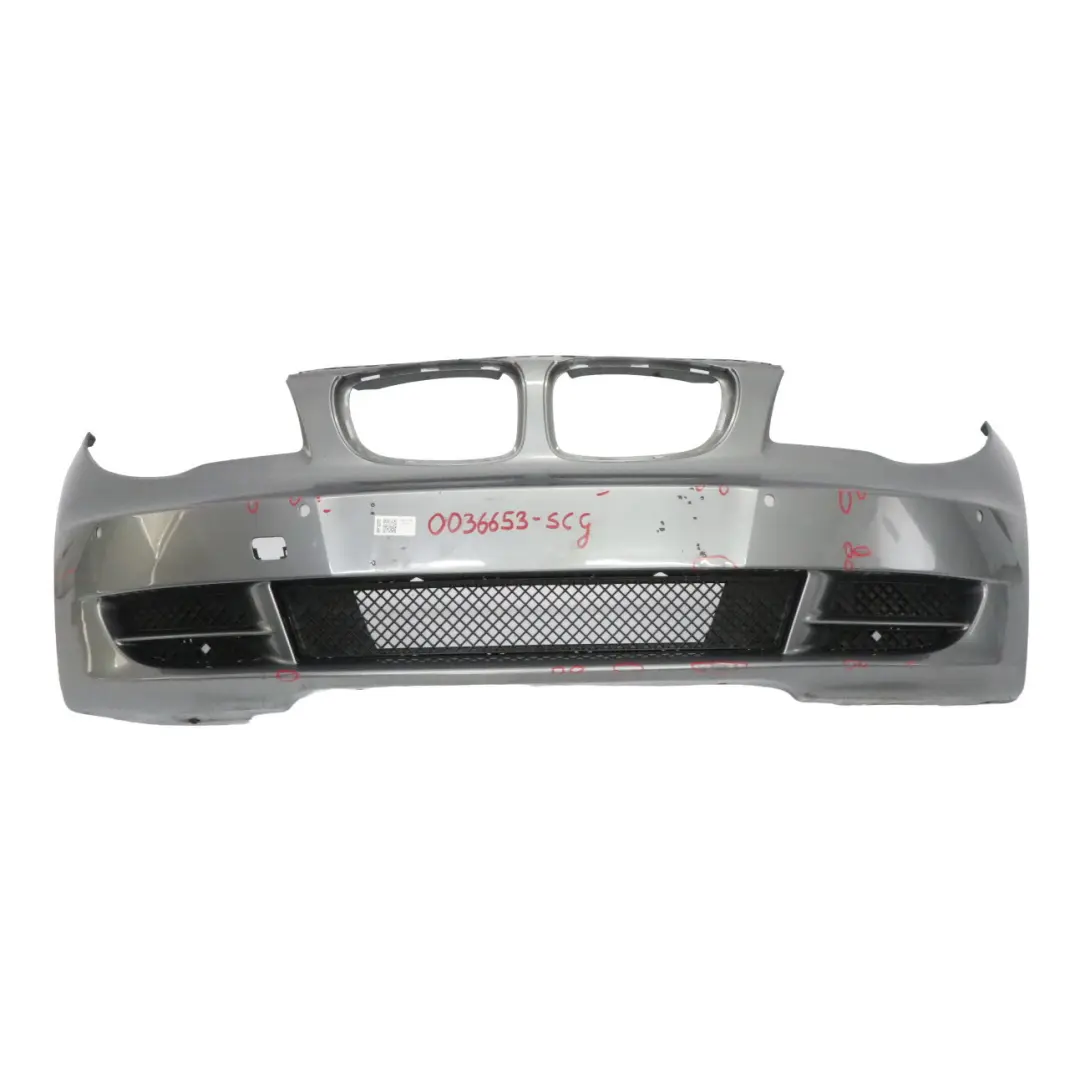 Zderzak Przedni PDC Spacegrau Szary Metalik - A52 do BMW E82 E88 o numerze 0036079 BMW E82 E88 Zderzak Przedni PDC Spacegrau Szary Metalik - A52 - SKU 0036653-SCG - Numer Części 0036079