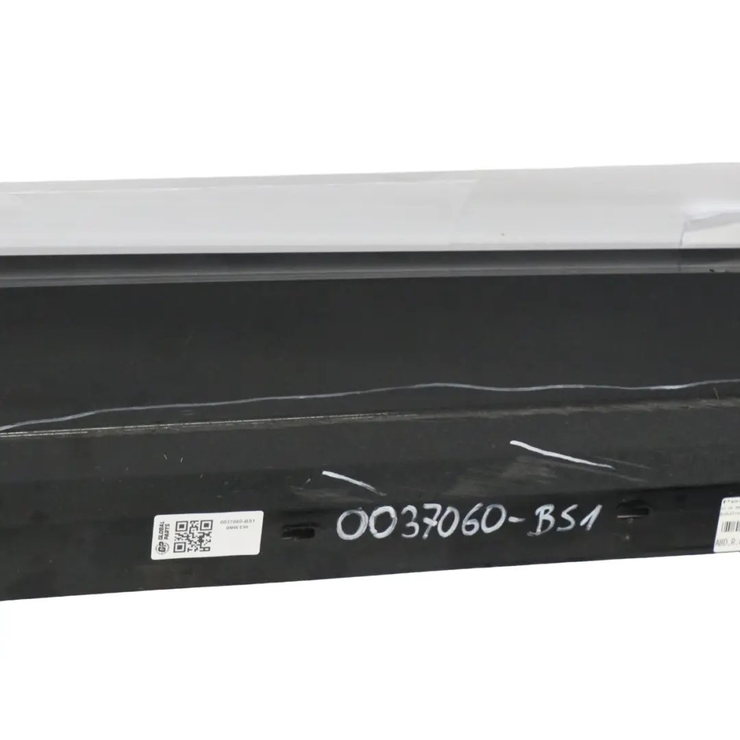 Faldón Lateral Derecho Negro Zafiro Metalizado - 475 para BMW E90 E91 LCI con número de pieza 0037060 BMW E90 E91 LCI Faldón Lateral Derecho Negro Zafiro Metalizado - 475 - SKU 0037060-BS1 - Número de pieza 0037060