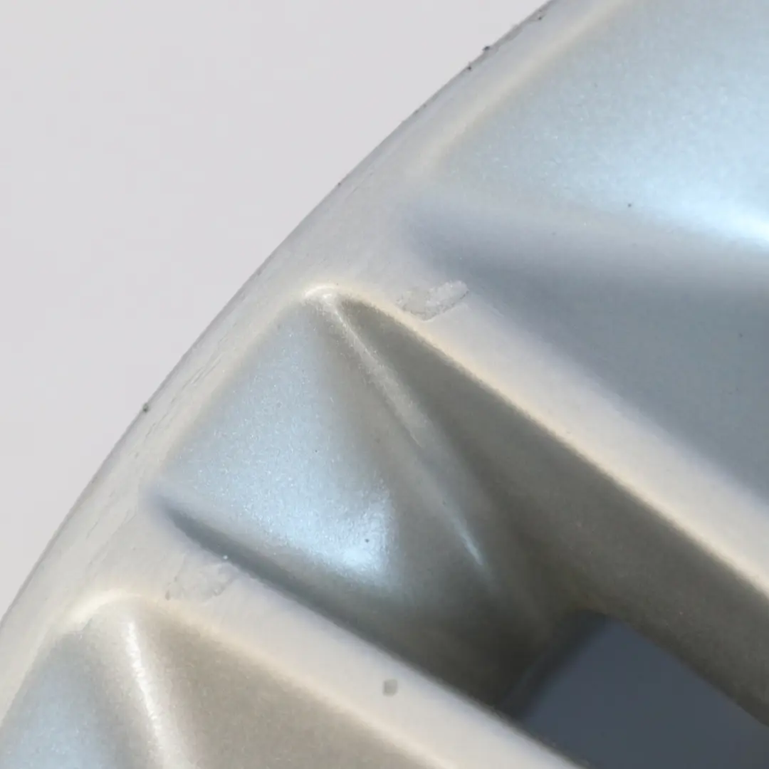 Llanta Plata Llanta de aleación ligera 0P033 16" 6J ET:40 K2 para Opel Corsa D con número de pieza 0P033 K2 Opel Corsa D Llanta Plata Llanta de aleación ligera 0P033 16" 6J ET:40 K2 - SKU 0P033 K2-1 - Número de pieza 0P033 K2